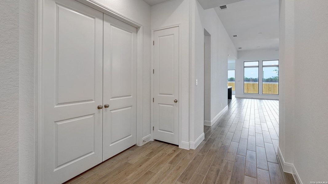Spacious, unfurnished interior of a new home in Kallison Ranch, San Antonio (Image 16).
