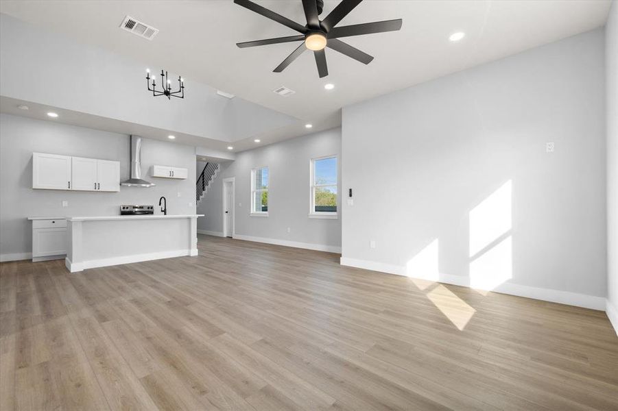 Spacious, unfurnished interior of a new home in , Granbury (Image 17).