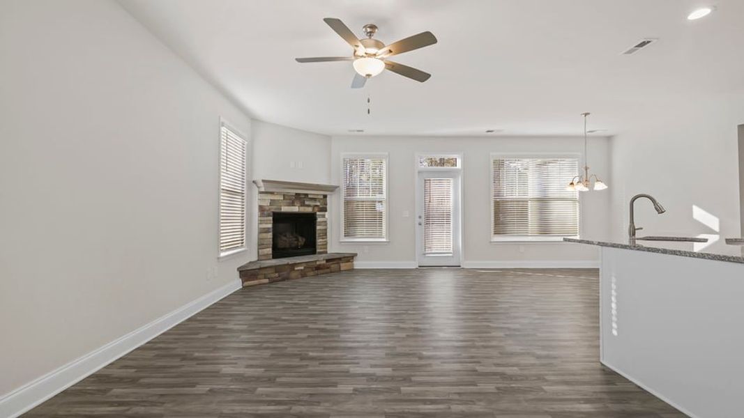 Spacious, unfurnished interior of a new home in Palmetto Valley, Anderson (Image 19).