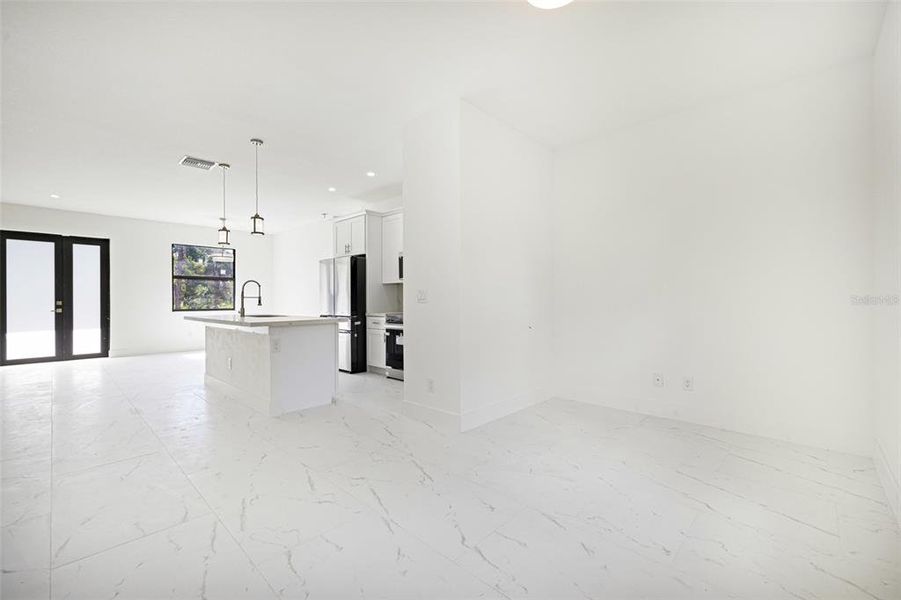 Spacious, unfurnished interior of a new home in , Port Charlotte (Image 29).