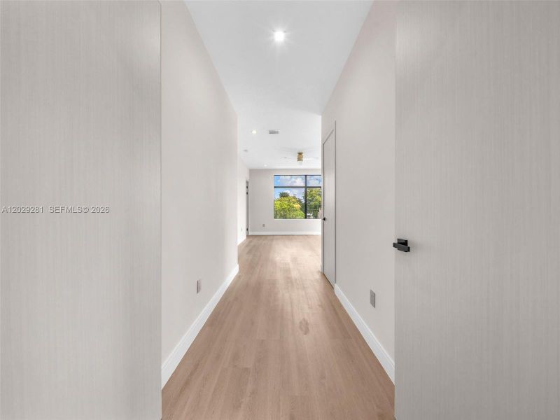 Spacious, unfurnished interior of a new home in , Hollywood (Image 35).