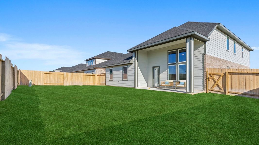 Exterior details and patio area of a home in Blue Heron Estates, Beasley (Image 3).