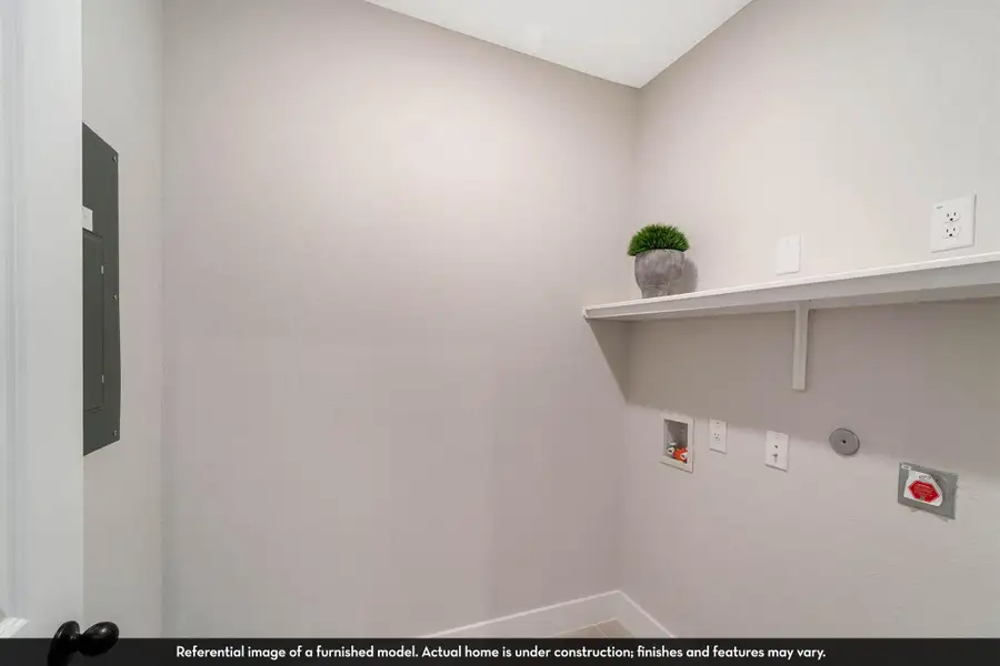 Spacious, unfurnished interior of a new home in Caney Mills, Conroe (Image 20).