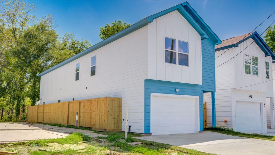 Front exterior of a new home in , Houston, TX, highlighting curb appeal (Image 2). Front exterior of a new home in , Houston, TX, highlighting curb appeal (Image 2).