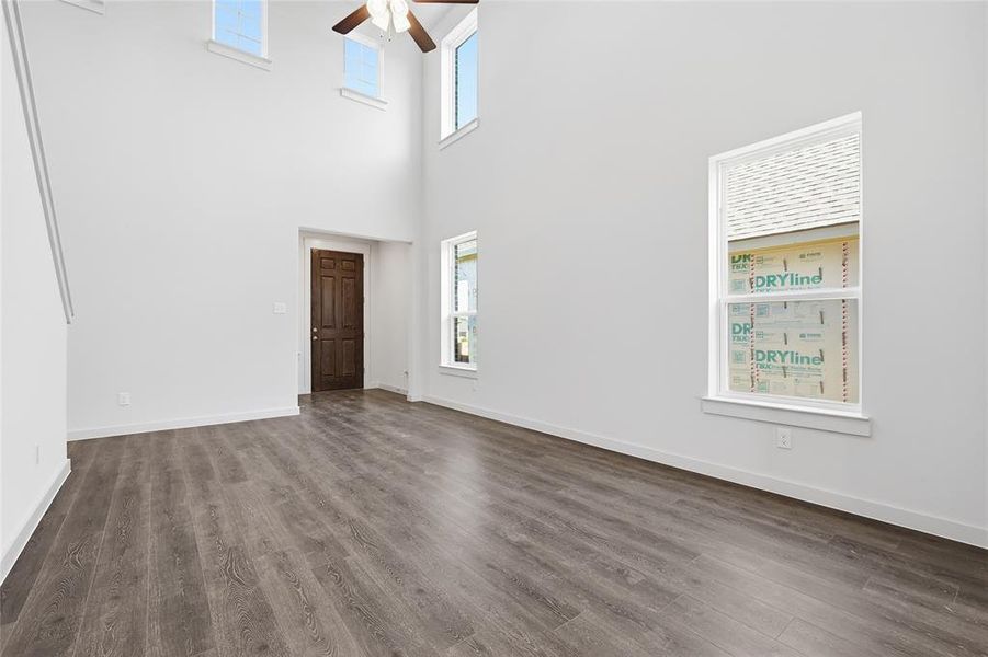 Spacious, unfurnished interior of a new home in Churchill, Anna (Image 15).