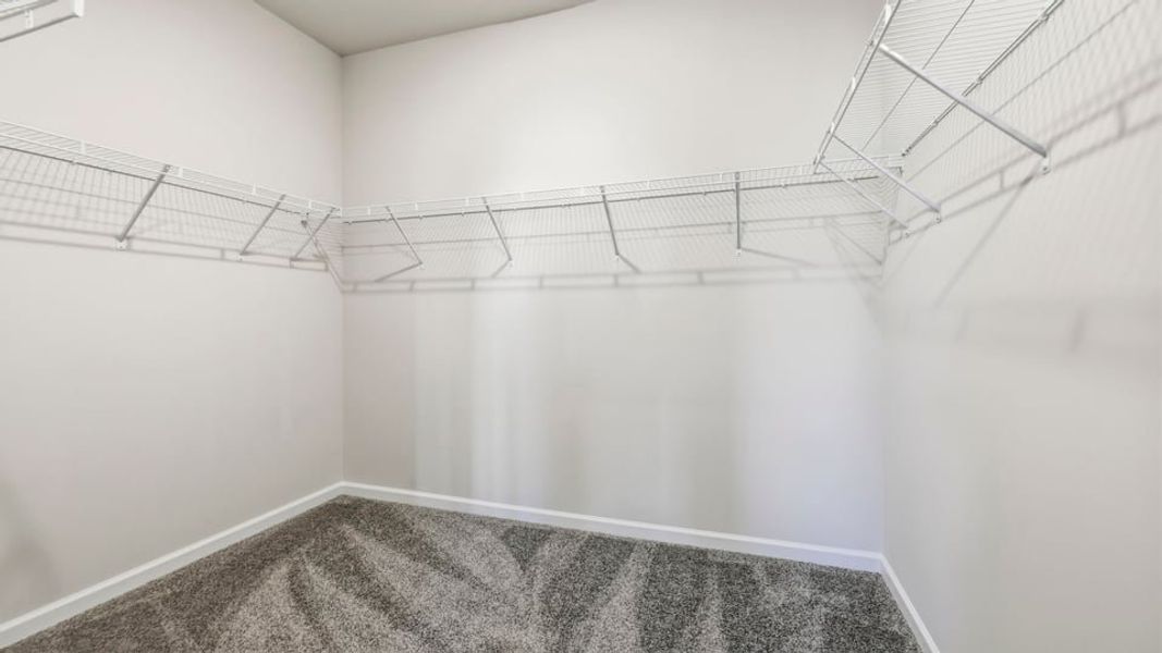 Spacious, unfurnished interior of a new home in Blue Ridge Trail, Fountain Inn (Image 35).