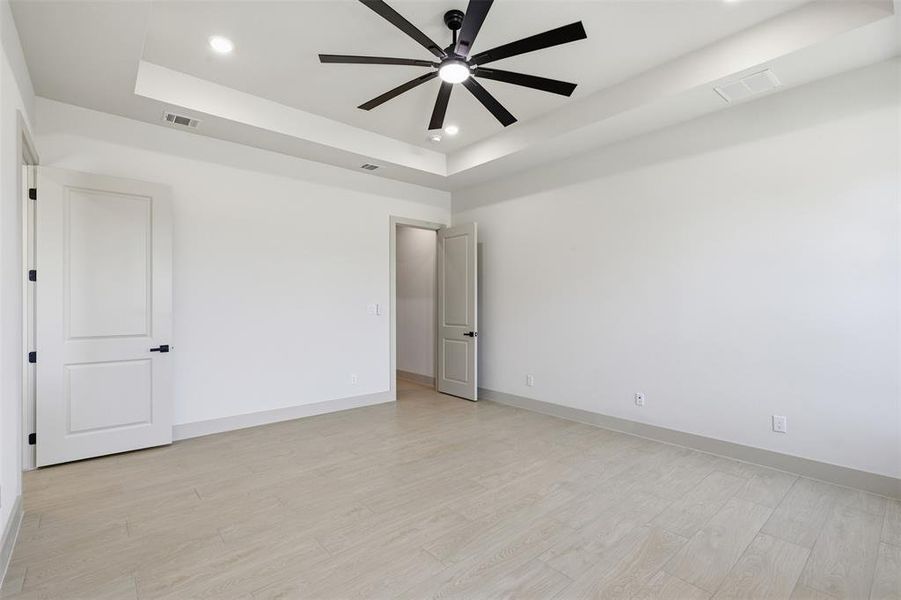 Spacious, unfurnished interior of a new home in , Fort Worth (Image 20).