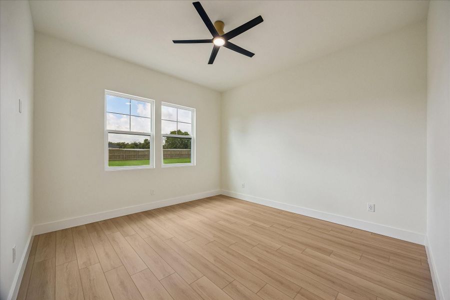 Spacious, unfurnished interior of a new home in , Santa Fe (Image 32).