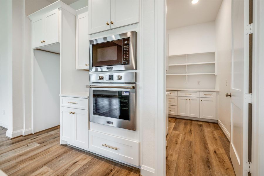 Furnished interior view inside a new home in Arborwood, Waller (Image 11).