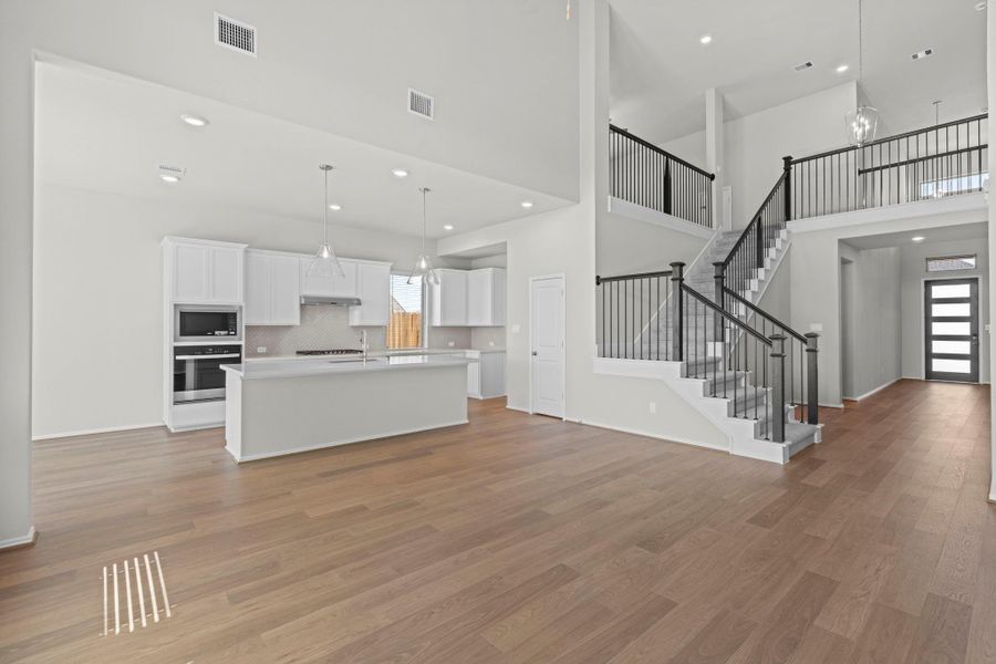 Spacious, unfurnished interior of a new home in Candela, Richmond (Image 36).