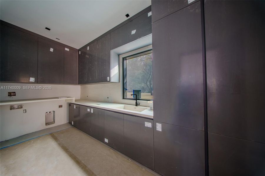 Furnished interior view inside a new home in , Fort Lauderdale (Image 7).