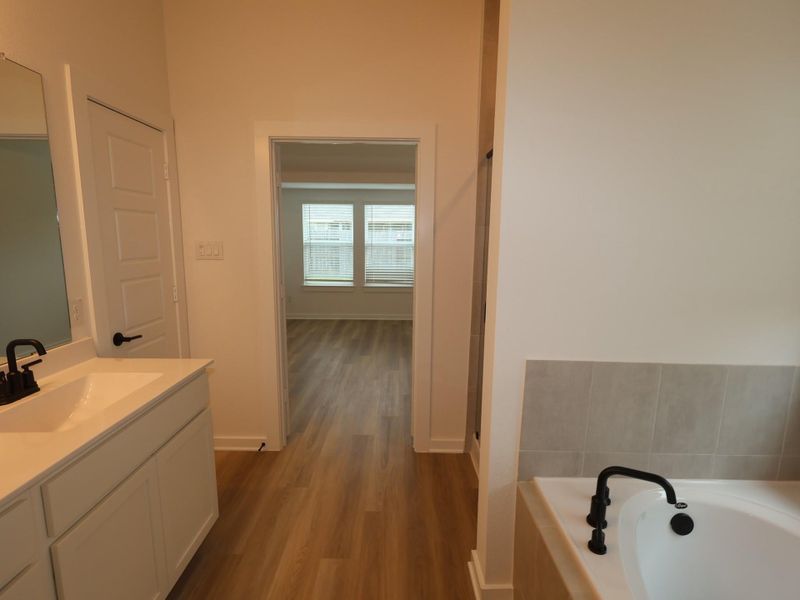 Furnished interior view inside a new home in Miller's Pond, Rosenberg (Image 9).