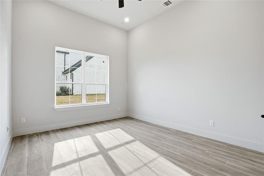 Spacious, unfurnished interior of a new home in , Burleson (Image 19).