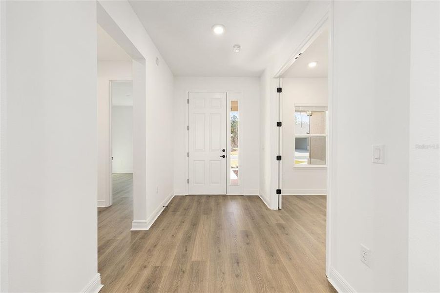 Spacious, unfurnished interior of a new home in , Ocala (Image 38).