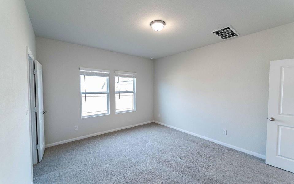 Spacious, unfurnished interior of a new home in Hunters Glen, Jarrell (Image 5).