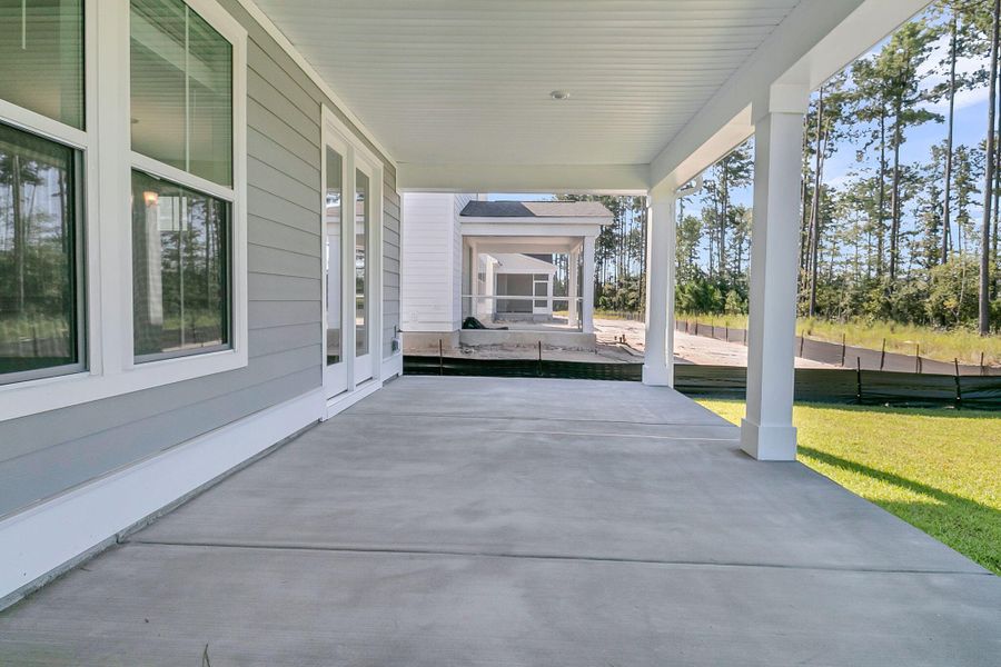 Spacious, unfurnished interior of a new home in Tidewater at Lakes of Cane Bay, Summerville (Image 27). Spacious, unfurnished interior of a new home in Tidewater at Lakes of Cane Bay, Summerville (Image 27).