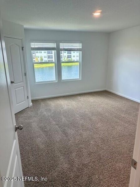 Spacious, unfurnished interior of a new home in Corsair, Middleburg (Image 31).