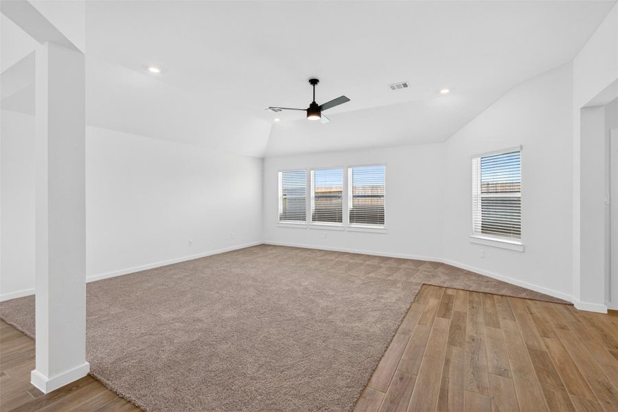 Spacious, unfurnished interior of a new home in , Alvin (Image 27).