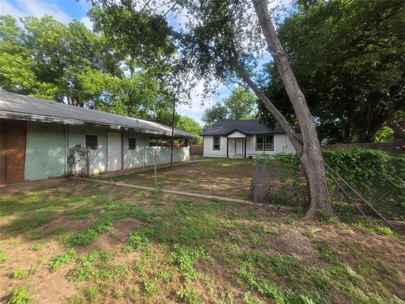 Exterior details and patio area of a home in , Olney (Image 19).