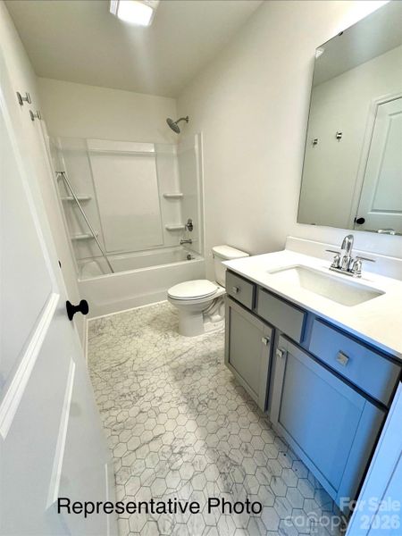 Full bath 2, also has linen closet Full bath 2, also has linen closet