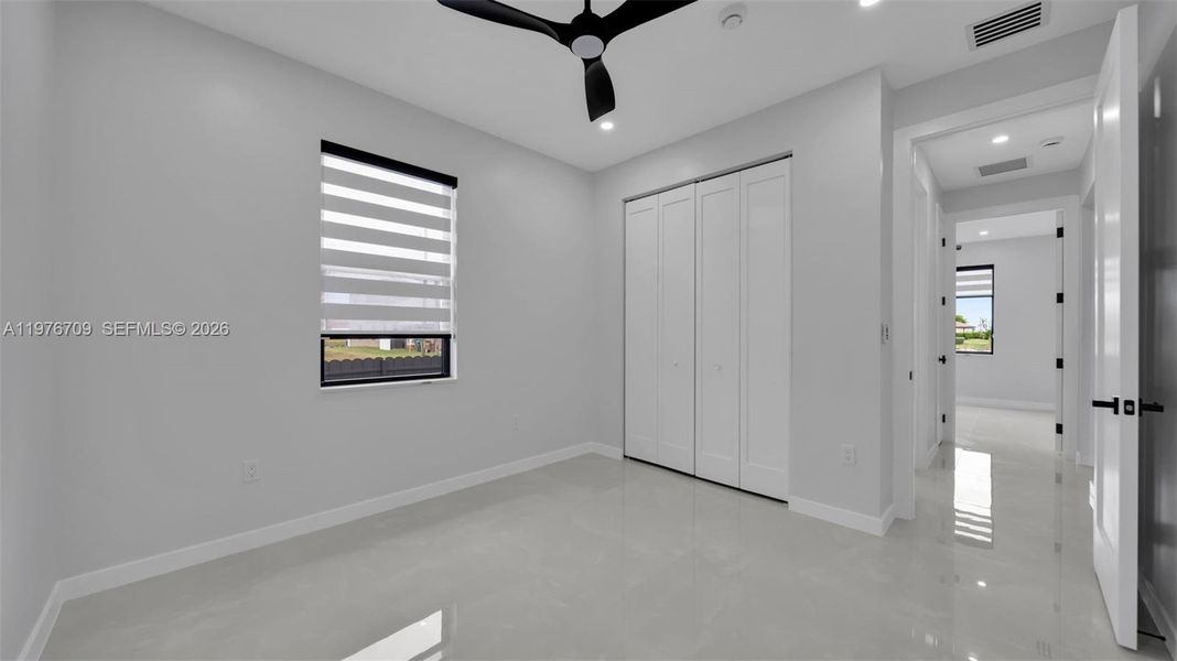 Spacious, unfurnished interior of a new home in , Cape Coral (Image 32).