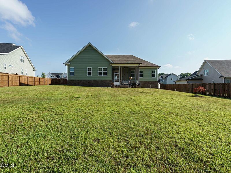 038-1280x960-rear-view 038-1280x960-rear-view