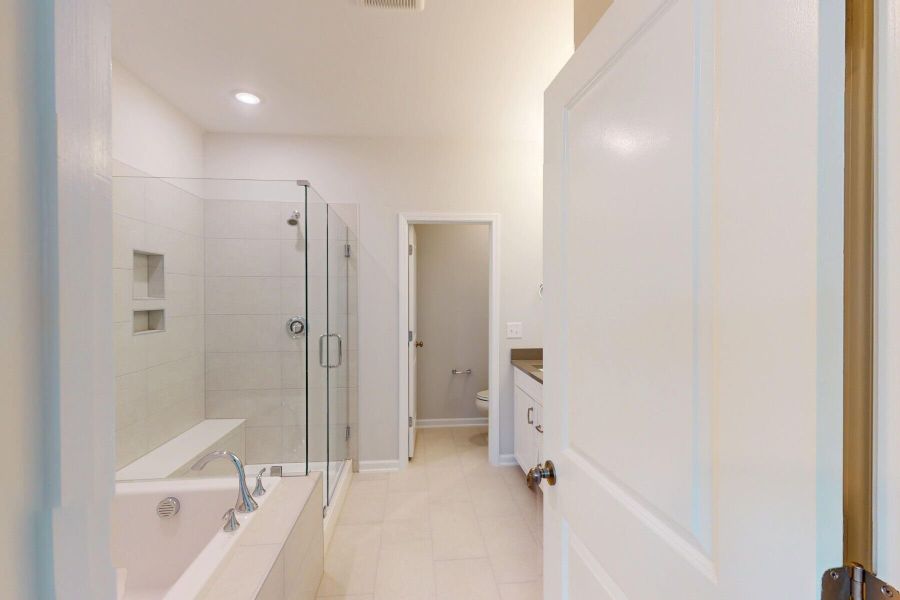 Owner's Bathroom Owner's Bathroom