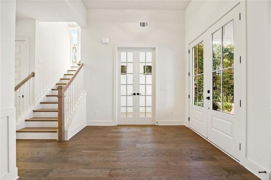 Spacious, unfurnished interior of a new home in Long Hollow Landing, Gainesville (Image 48).