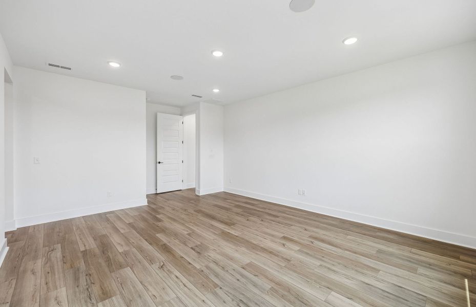 Spacious, unfurnished interior of a new home in Del Webb Barton Village, Lebanon (Image 18). Spacious, unfurnished interior of a new home in Del Webb Barton Village, Lebanon (Image 18).
