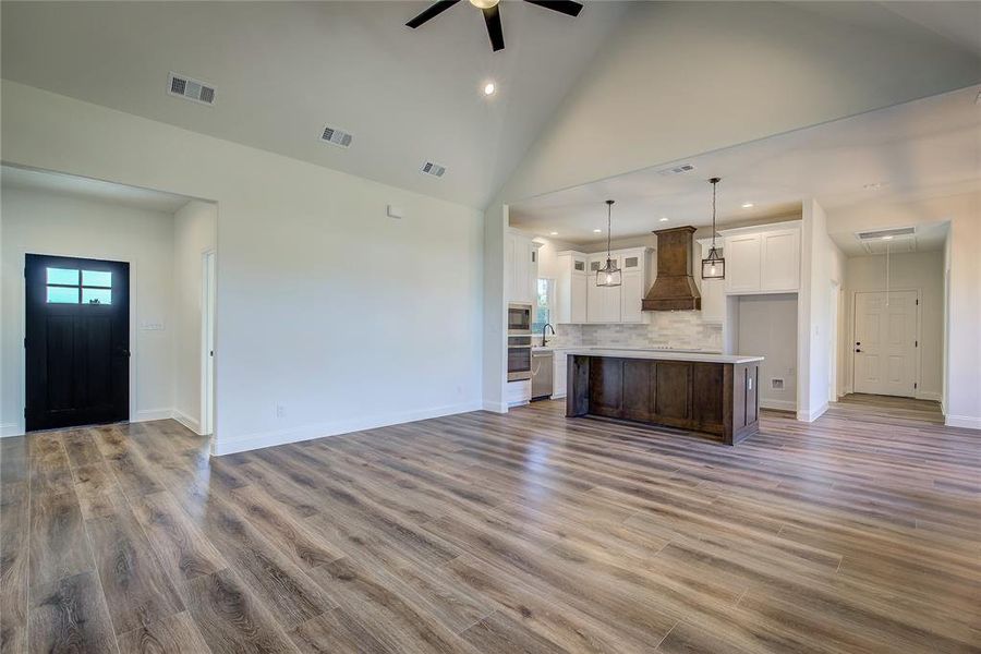 Spacious, unfurnished interior of a new home in , Farmersville (Image 16).