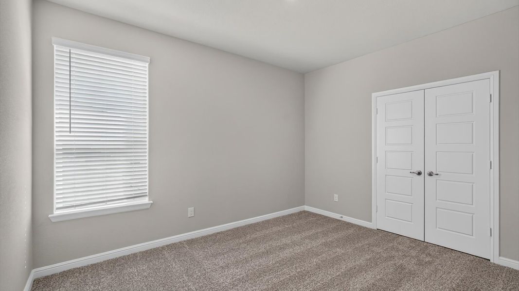 Representative unfurnished interior of a home built from the Valley Spring by D.R. Horton in Lakeview Pointe, Midlothian (Image 29).