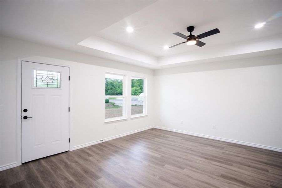 Spacious, unfurnished interior of a new home in , Mexia (Image 12).