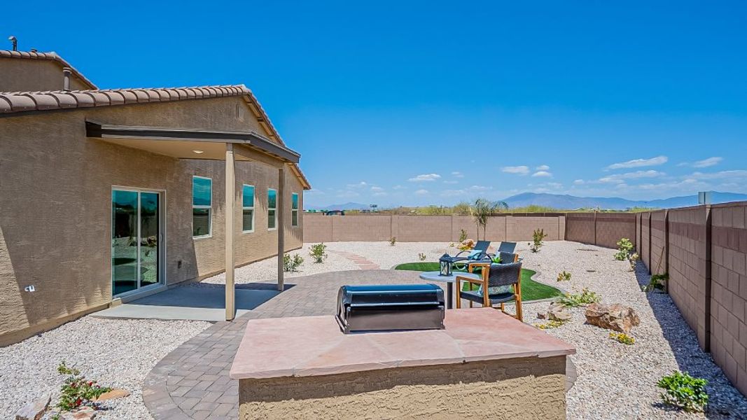 Valencia Crossing Inspiration Collection Wayfarer Backyard6 F1 031825