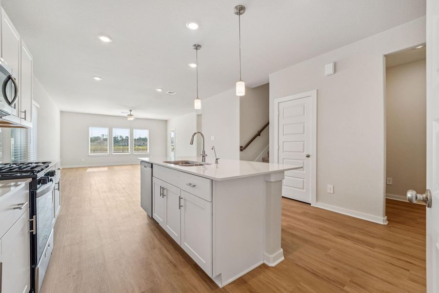 Photo is not of the actual home, but is an inspirational photo of builder’s model home and may depict options, furnishings, and/or decorator features that are not included Photo is not of the actual home, but is an inspirational photo of builder’s model home and may depict options, furnishings, and/or decorator features that are not included