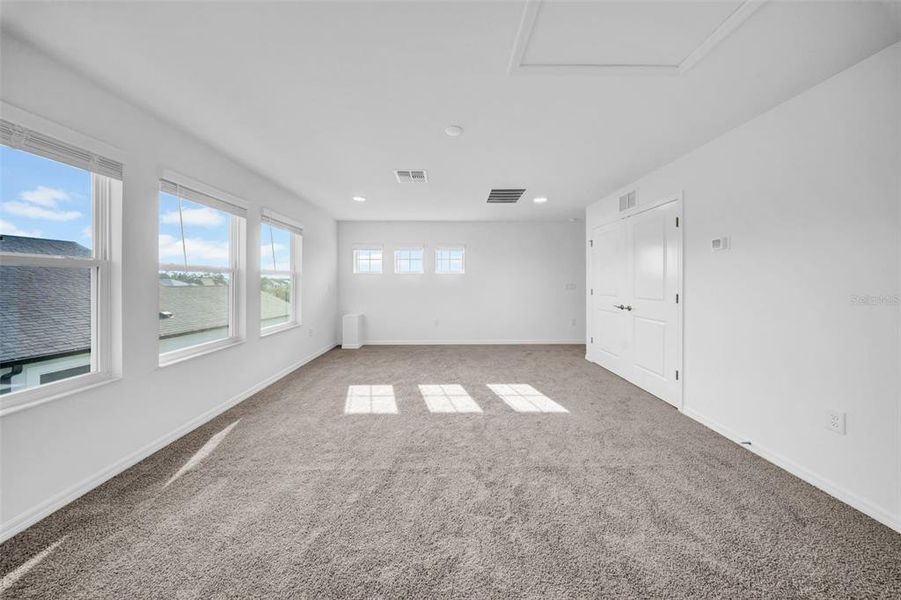 Spacious, unfurnished interior of a new home in , Wesley Chapel (Image 15). Spacious, unfurnished interior of a new home in , Wesley Chapel (Image 15).