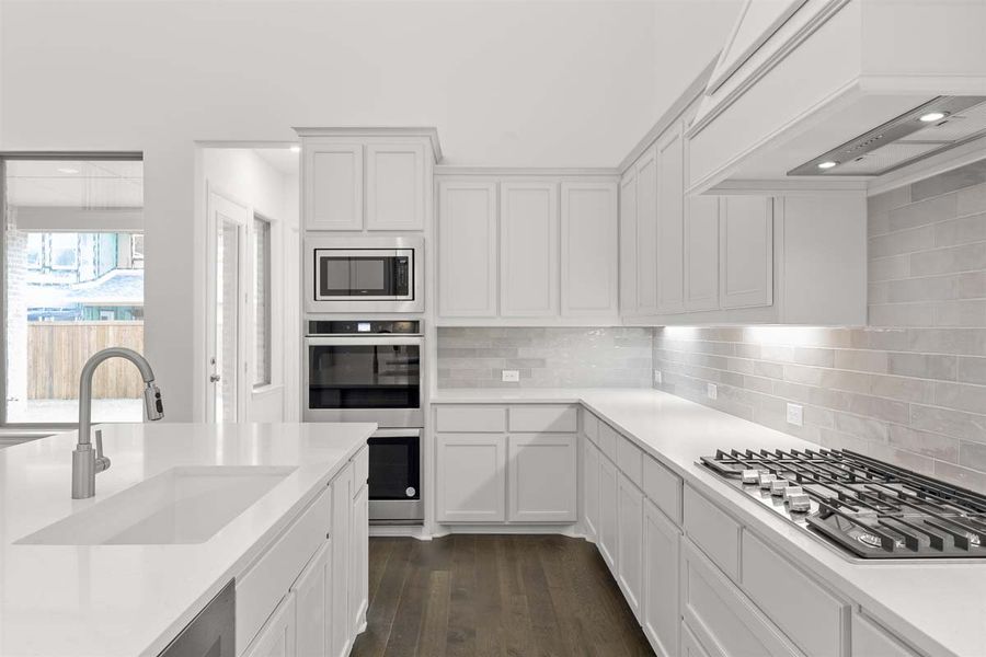 Representative furnished interior of a home built from the Fawncrest II by Pacesetter Homes in Nelson Lake, Rockwall (Image 7).