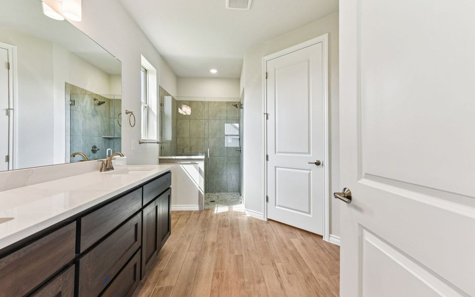 Furnished interior view inside a new home in Kissing Tree, San Marcos (Image 3).