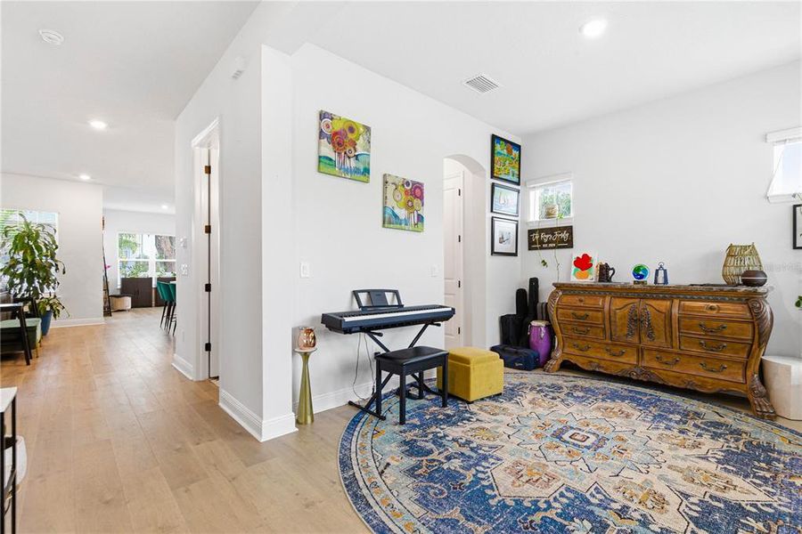 Furnished interior view inside a new home in , Tampa (Image 40). Furnished interior view inside a new home in , Tampa (Image 40).