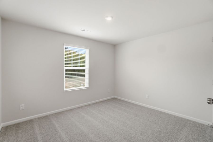 Spacious, unfurnished interior of a new home in Waxhaw Landing, Monroe (Image 22).