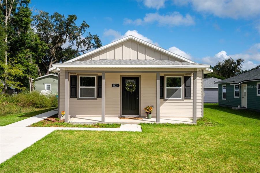Exterior details and patio area of a home in , High Springs (Image 16). Exterior details and patio area of a home in , High Springs (Image 16).
