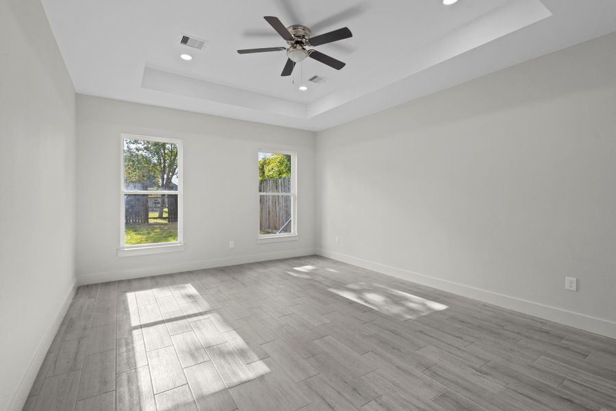 Spacious, unfurnished interior of a new home in , Nederland (Image 19).