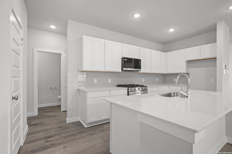 Furnished interior view inside a new home in Mesa Vista, San Antonio (Image 12).