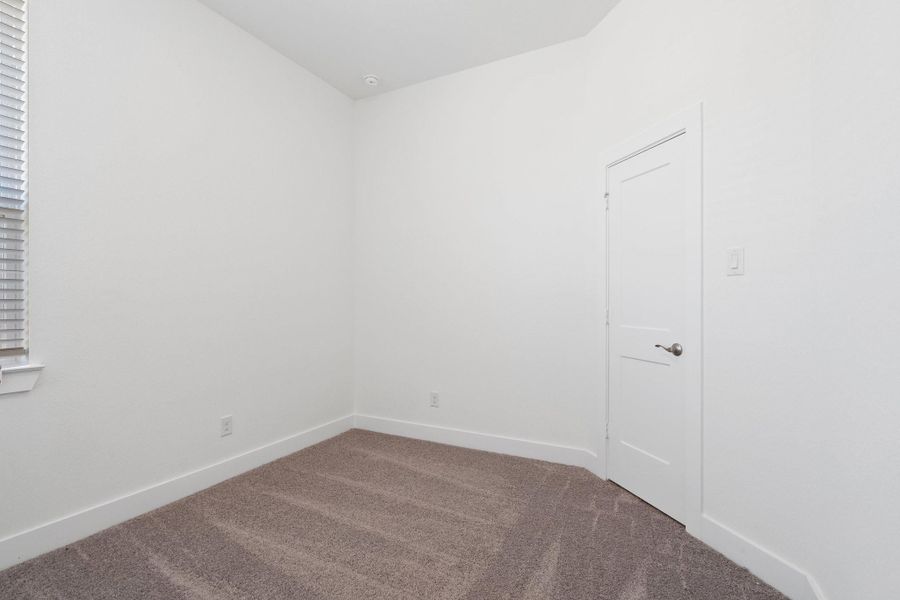 Spacious, unfurnished interior of a new home in Emory Glen, Magnolia (Image 21).