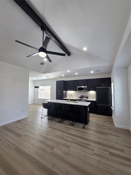 Open Living to and Kitchen Open Living to and Kitchen