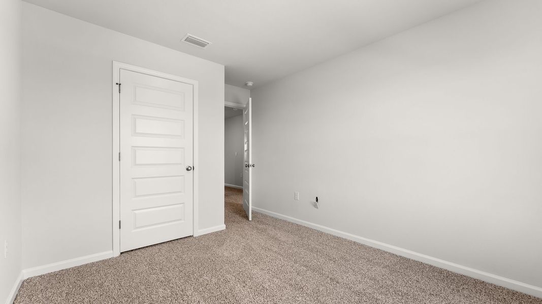 Spacious, unfurnished interior of a new home in Hodges Bayou Plantation, Panama City (Image 31).