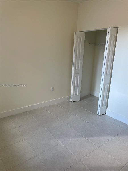 Spacious, unfurnished interior of a new home in , Doral (Image 13).