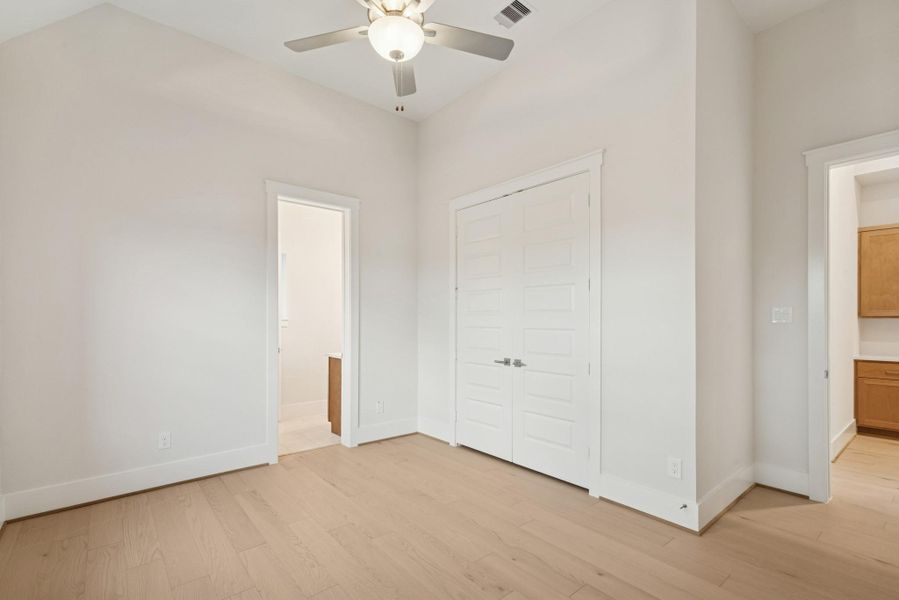 Spacious, unfurnished interior of a new home in Briarley, Montgomery (Image 21).