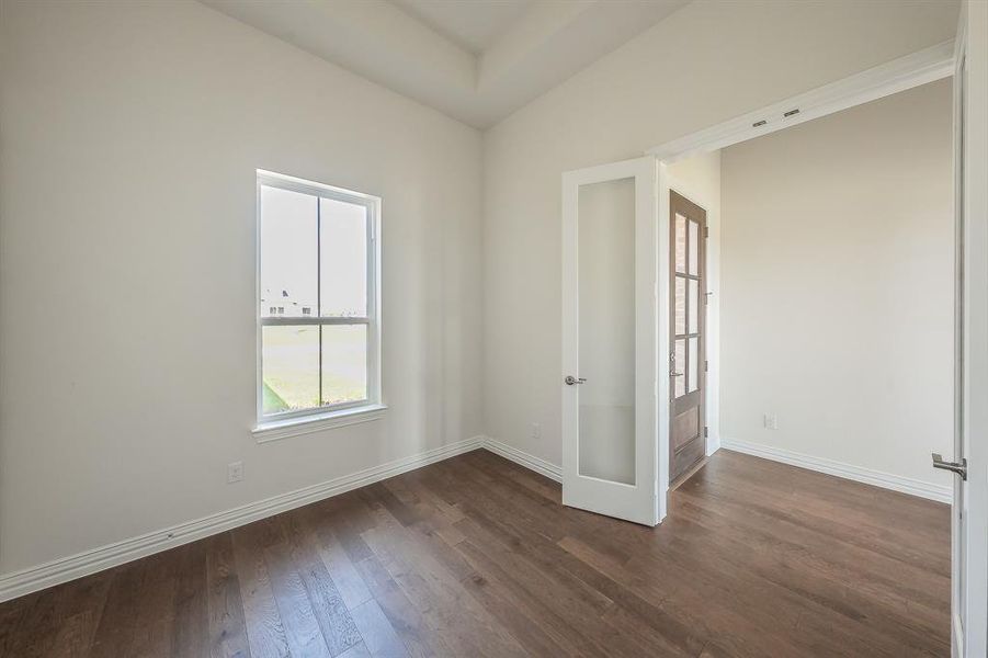 Spacious, unfurnished interior of a new home in Matthews Farms, Venus (Image 17). Spacious, unfurnished interior of a new home in Matthews Farms, Venus (Image 17).