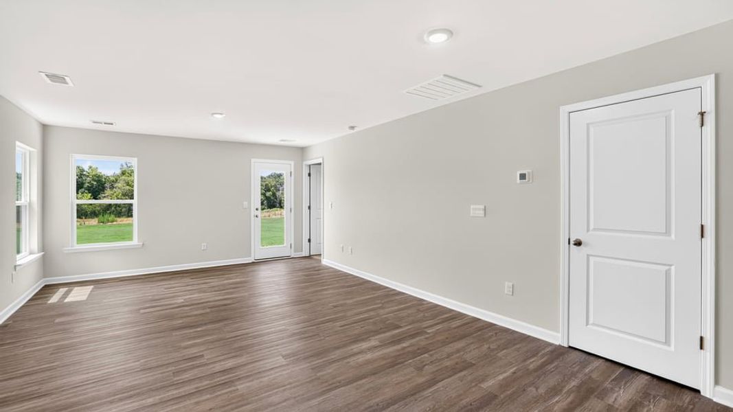 Spacious, unfurnished interior of a new home in Harper Ridge, Roebuck (Image 23). Spacious, unfurnished interior of a new home in Harper Ridge, Roebuck (Image 23).