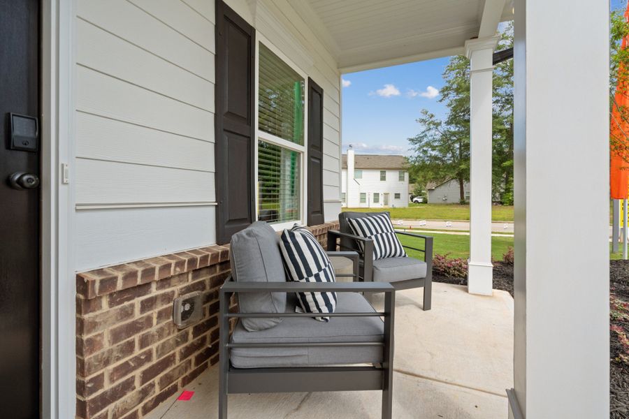 Exterior details and patio area of a home in Jackson Hills, Clarksville (Image 3).